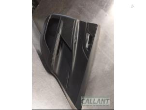 Używane Tapicerka drzwi prawych tylnych wersja 4-drzwiowa Jaguar XE 2.0 200 Turbo 16V Cena € 151,25 Z VAT oferowane przez Garage Callant