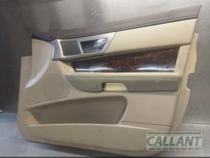 Używane Tapicerka drzwi prawych przednich wersja 4-drzwiowa Jaguar XF (CC9) 3.0 D V6 24V Cena € 151,25 Z VAT oferowane przez Garage Callant