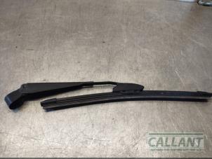 Used Rear wiper arm Landrover Freelander II 2.2 tD4 16V Price € 18,15 Inclusive VAT offered by Garage Callant
