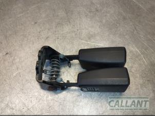 Usagé Insertion ceinture de sécurité arrière centre Landrover Freelander II 2.2 tD4 16V Prix € 30,25 Prix TTC proposé par Garage Callant