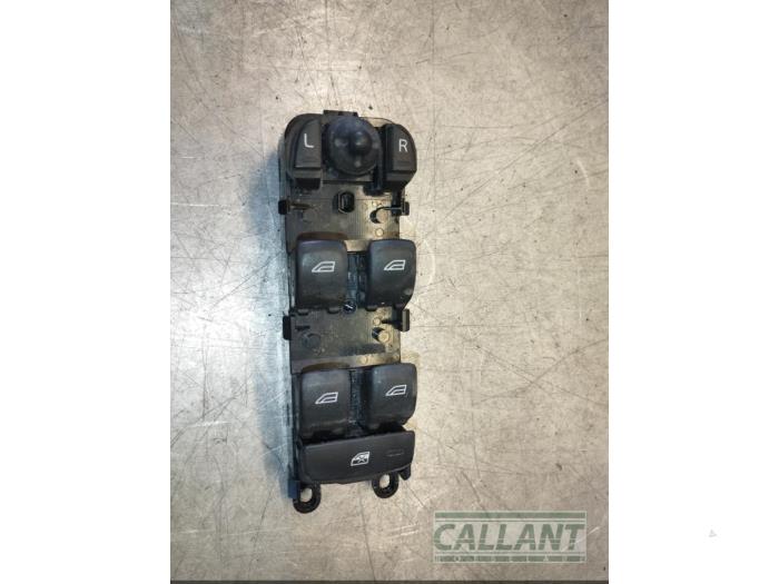 Usados Interruptor combinado de ventanillas Landrover Freelander II 2.2 tD4 16V Precio € 60,50 IVA incluido ofrecido por Garage Callant