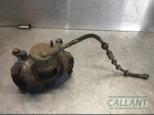 Used Front brake calliper, left Landrover Freelander II 2.2 tD4 16V Price on request offered by Garage Callant