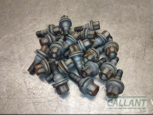 Used Set of wheel bolts Citroen C4 Picasso (3D/3E) 1.2 12V PureTech 130 Price € 24,20 Inclusive VAT offered by Garage Callant