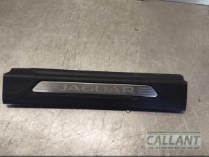 Used Step insert, right Jaguar XE 2.0d 180 16V Price € 30,25 Inclusive VAT offered by Garage Callant