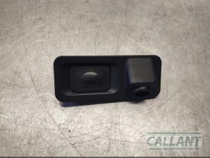 Used Tailgate switch Jaguar XE 2.0d 180 16V Price € 30,25 Inclusive VAT offered by Garage Callant