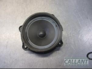 Used Speaker Landrover Range Rover III (LM) 2.9 TD6 24V Price € 18,15 Inclusive VAT offered by Garage Callant