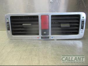 Used Dashboard vent Landrover Range Rover III (LM) 2.9 TD6 24V Price € 48,40 Inclusive VAT offered by Garage Callant