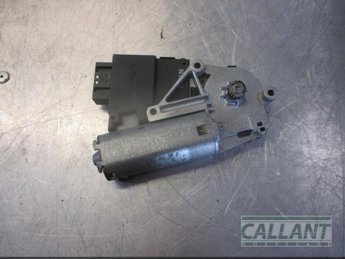 Używane Silnik szyberdachu Landrover Range Rover III (LM) 2.9 TD6 24V Cena € 60,50 Z VAT oferowane przez Garage Callant