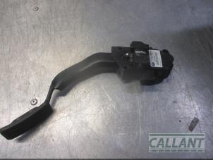 Used Accelerator pedal Landrover Range Rover Sport (LS) Price € 60,50 Inclusive VAT offered by Garage Callant