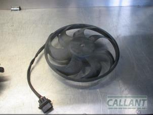 Usagé Moto ventilateur Volkswagen Polo VI (AW1) 1.0 MPI 12V Prix € 90,75 Prix TTC proposé par Garage Callant