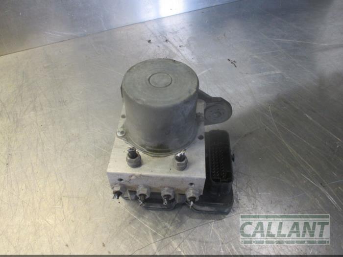 Begagnade ABS-pump Volkswagen Polo VI (AW1) 1.0 MPI 12V Pris € 121,00 Inklusive moms erbjuds av Garage Callant