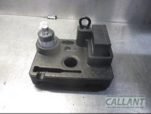 Used Tyre repair kit Volkswagen Polo VI (AW1) 1.0 MPI 12V Price € 36,30 Inclusive VAT offered by Garage Callant