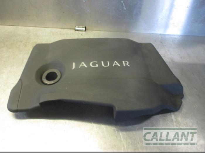 Engine protection panel from a Jaguar XJ (X351) 3.0 D V6 24V 2010