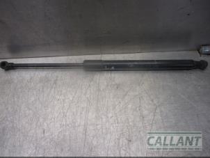 Usagé Kit amortisseur couvercle coffre Dacia Duster (HS) 1.5 dCi Prix € 30,25 Prix TTC proposé par Garage Callant