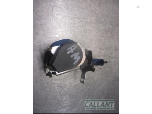 Used Rear seatbelt, centre Dacia Duster (HS) 1.5 dCi Price € 60,50 Inclusive VAT offered by Garage Callant