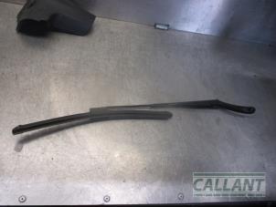 Used Front wiper arm Dacia Duster (HS) 1.5 dCi Price € 18,15 Inclusive VAT offered by Garage Callant