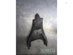 Used Front lower wishbone, left Dacia Duster (HS) 1.5 dCi Price € 42,35 Inclusive VAT offered by Garage Callant