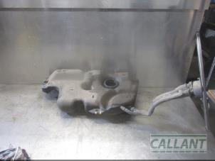Usagé Réservoir de carburant Dacia Duster (HS) 1.5 dCi Prix € 151,25 Prix TTC proposé par Garage Callant