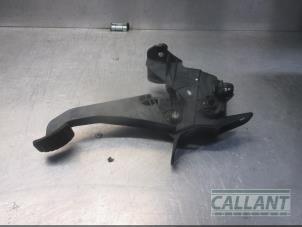 Used Clutch pedal Dacia Duster (HS) 1.5 dCi Price € 60,50 Inclusive VAT offered by Garage Callant