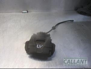 Used Front brake calliper, left Dacia Duster (HS) 1.5 dCi Price € 48,40 Inclusive VAT offered by Garage Callant