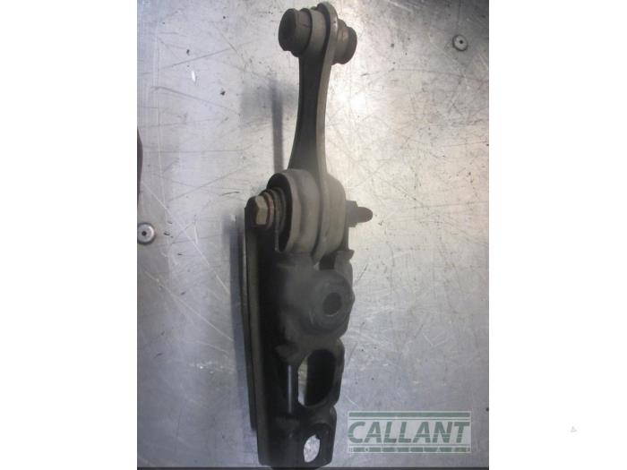 Used Engine mount Dacia Duster (HS) 1.5 dCi Price € 30,25 Inclusive VAT offered by Garage Callant