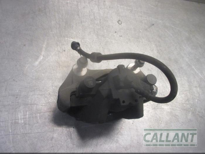Front brake calliper, right from a Jaguar XF (X260) 2.0d 180 16V 2017