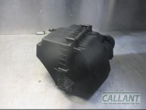 Używane Obudowa filtra powietrza Jaguar XF (X260) 2.0d 180 16V Cena € 90,75 Z VAT oferowane przez Garage Callant