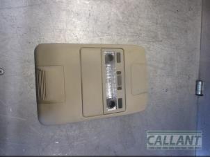 Gebrauchte Innenbeleuchtung hinten Landrover Range Rover III (LM) 2.9 TD6 24V Preis € 60,50 Mit Mehrwertsteuer angeboten von Garage Callant