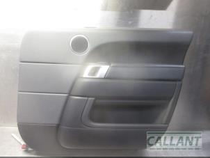 Usados Tapizado de puerta de 4 puertas derecha delante Landrover Range Rover Sport (LW) 3.0 SDV6 Hybrid Precio € 211,75 IVA incluido ofrecido por Garage Callant