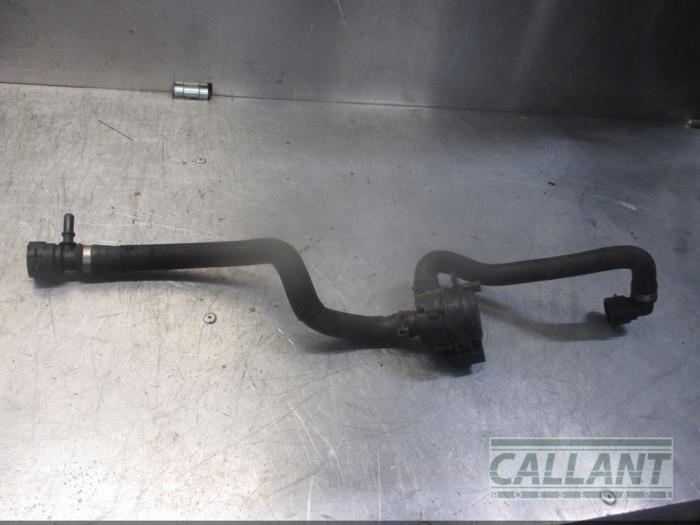 Begagnade Extra vattenpump Landrover Discovery Sport (LC) 2.0 TD4 180 16V Pris € 60,50 Inklusive moms erbjuds av Garage Callant
