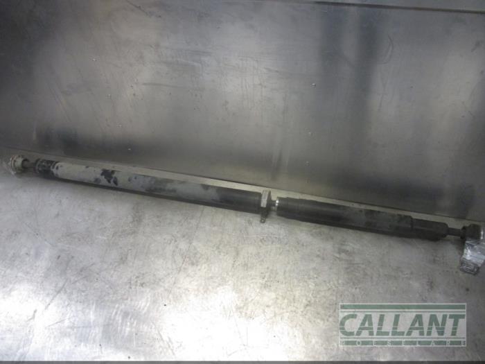 Intermediate shaft from a Landrover Discovery Sport L550 2016