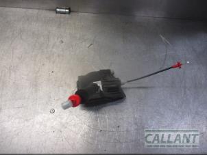 Used Rear door mechanism 4-door, right Landrover Discovery Sport L550 Price € 60,50 Inclusive VAT offered by Garage Callant