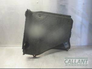 Used Boot lining left Landrover Range Rover III (LM) 2.9 TD6 24V Price € 60,50 Inclusive VAT offered by Garage Callant