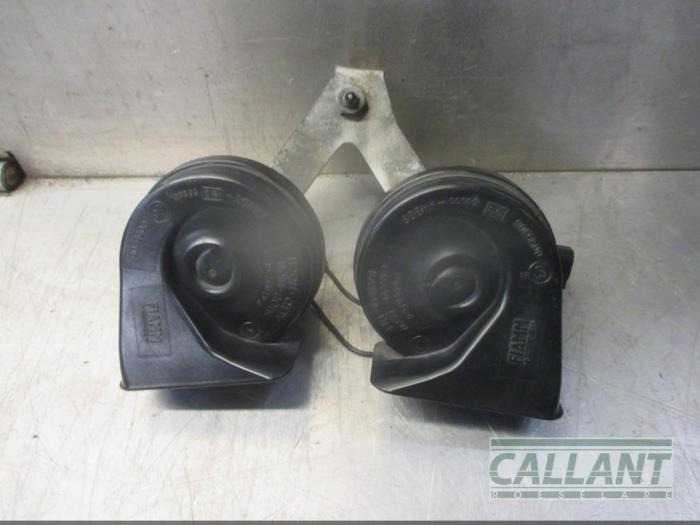 Używane Klakson Jaguar S-type (X200) 2.5 V6 24V Cena € 30,25 Z VAT oferowane przez Garage Callant