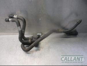 Usagé Pompe à eau supplémentaire Jaguar S-type (X200) 2.5 V6 24V Prix € 90,75 Prix TTC proposé par Garage Callant