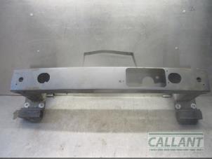 Usados Marco de parachoques delante Landrover Range Rover IV (LG) 4.4 SDV8 32V Precio € 302,50 IVA incluido ofrecido por Garage Callant