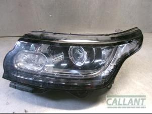 Używane Reflektor lewy Landrover Range Rover IV (LG) 4.4 SDV8 32V Cena € 1.028,50 Z VAT oferowane przez Garage Callant