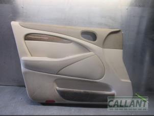 Używane Tapicerka drzwi lewych przednich wersja 4-drzwiowa Jaguar S-type (X200) 2.5 V6 24V Cena € 151,25 Z VAT oferowane przez Garage Callant