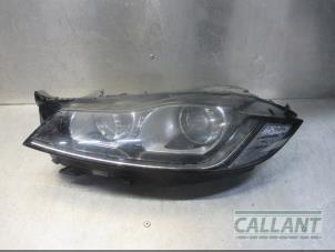 Używane Reflektor lewy Jaguar XF (X260) 2.0d 180 16V Cena € 242,00 Z VAT oferowane przez Garage Callant