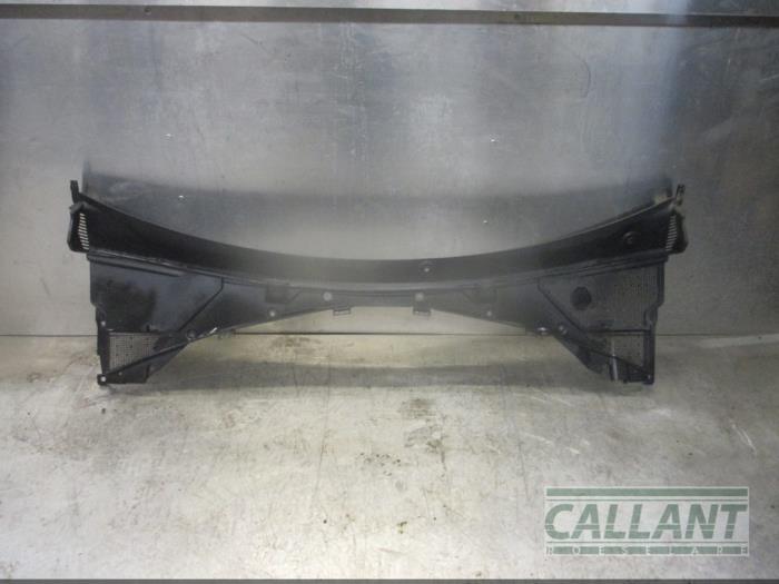 Używane Parawan Landrover Range Rover Velar (LY) 2.0 D240 AWD Cena € 60,50 Z VAT oferowane przez Garage Callant
