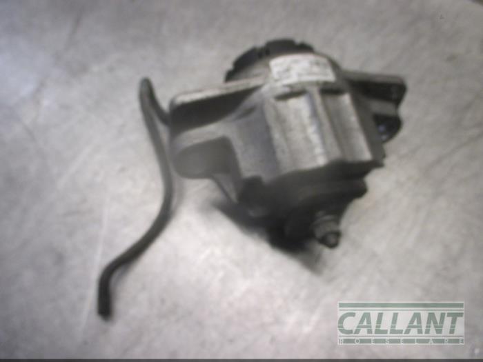 Used Engine mount Landrover Range Rover Velar (LY) 2.0 D240 AWD Price € 78,65 Inclusive VAT offered by Garage Callant
