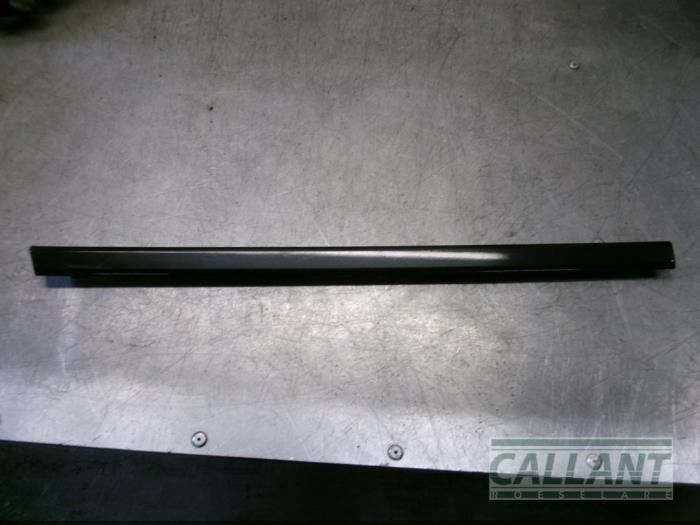 Begagnade Dörrstripe Landrover Range Rover IV (LG) 4.4 SDV8 32V Pris € 30,25 Inklusive moms erbjuds av Garage Callant