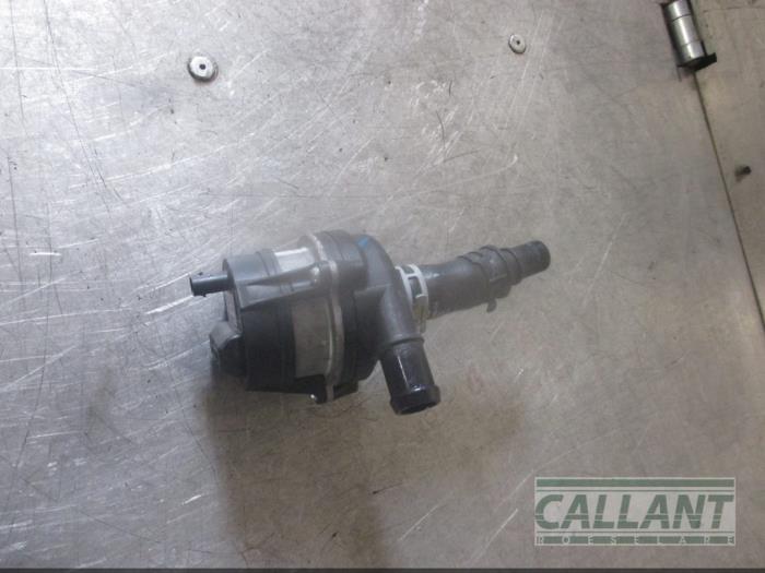 Begagnade Extra vattenpump Landrover Range Rover Sport (LW) 3.0 TDV6 Pris € 60,50 Inklusive moms erbjuds av Garage Callant