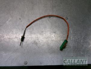 Used Exhaust heat sensor Landrover Velar Price € 30,25 Inclusive VAT offered by Garage Callant