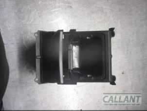 Used Front ashtray Landrover Range Rover III (LM) 2.9 TD6 24V Price € 48,40 Inclusive VAT offered by Garage Callant