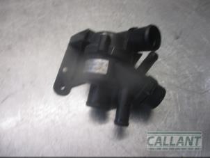 Used Thermostat housing Landrover Range Rover Sport (LW) 3.0 TDV6 Price € 30,25 Inclusive VAT offered by Garage Callant