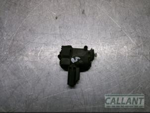 Used Tank flap lock motor Landrover Velar Price € 30,25 Inclusive VAT offered by Garage Callant