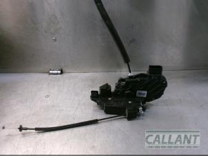 Używane Mechanizm blokady drzwi prawych przednich wersja 4-drzwiowa Jaguar XF (CC9) 3.0 D V6 24V Cena € 90,75 Z VAT oferowane przez Garage Callant