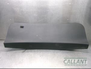 Usados Tapizado de cubierta de maletero Landrover Velar Precio € 90,75 IVA incluido ofrecido por Garage Callant