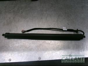 Used Rear gas strut, right Landrover Discovery Sport L550 Price € 181,50 Inclusive VAT offered by Garage Callant